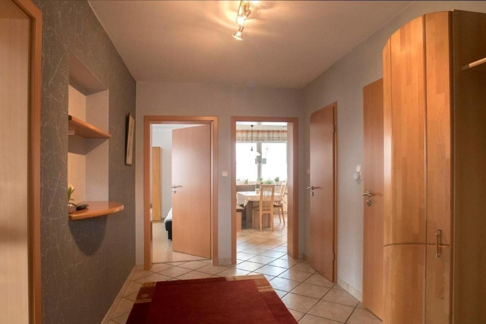 Grosse Wohnung In Polle Mit Grill Und Garten Bagian luar foto